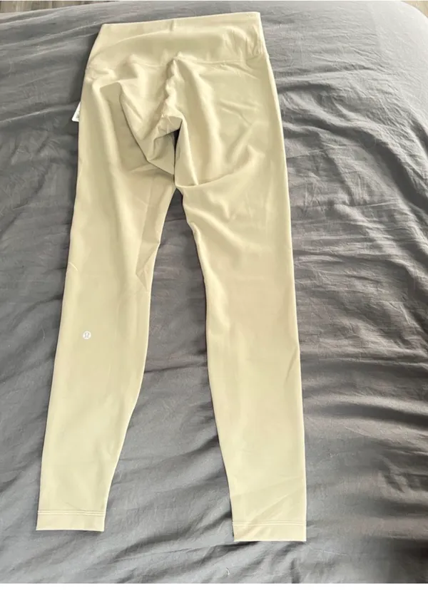 Lululemon Wunder Train HR Leggings 28” - Image 2