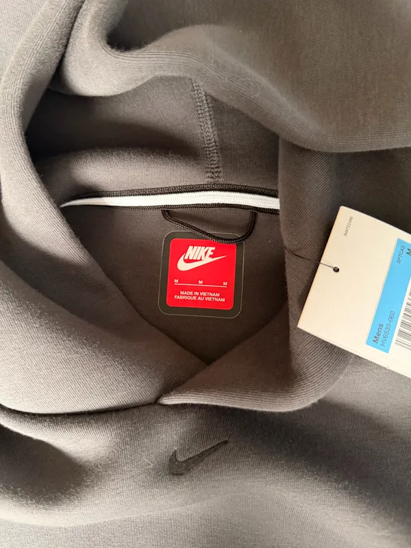Nike Oversized Tech Fleece Crop Hoodie - Image 6