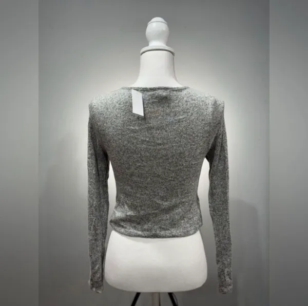 Seductions CLEARANCE! Gray Boutique Wrap Crop Sweater Size M NWT - Image 2