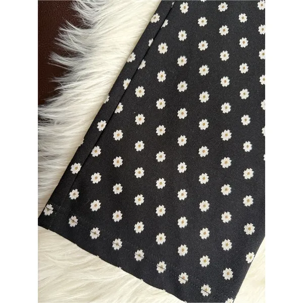Anthropologie Black Daisy Print Mikayla Cropped Flare Pants - Image 6