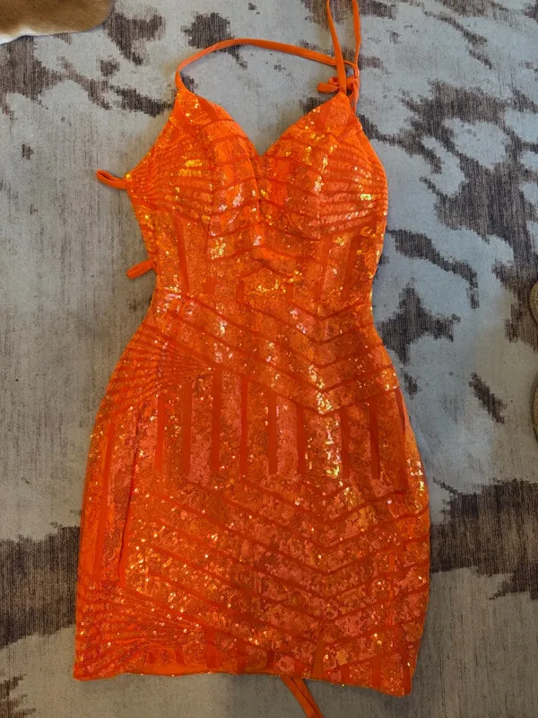 $80 NWOT Pomuyoo Bristol Glamorous V Neck Sequins Mini Homecoming Dresses 0 - Image 4