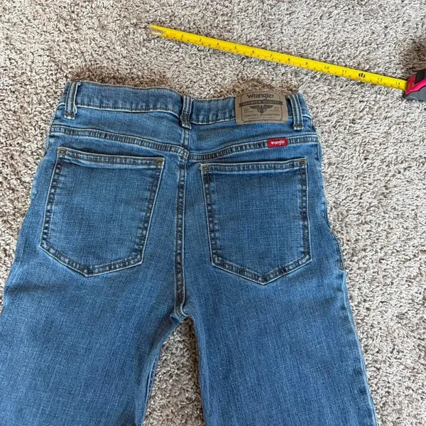 Wrangler blue bootcut jeans - Image 3