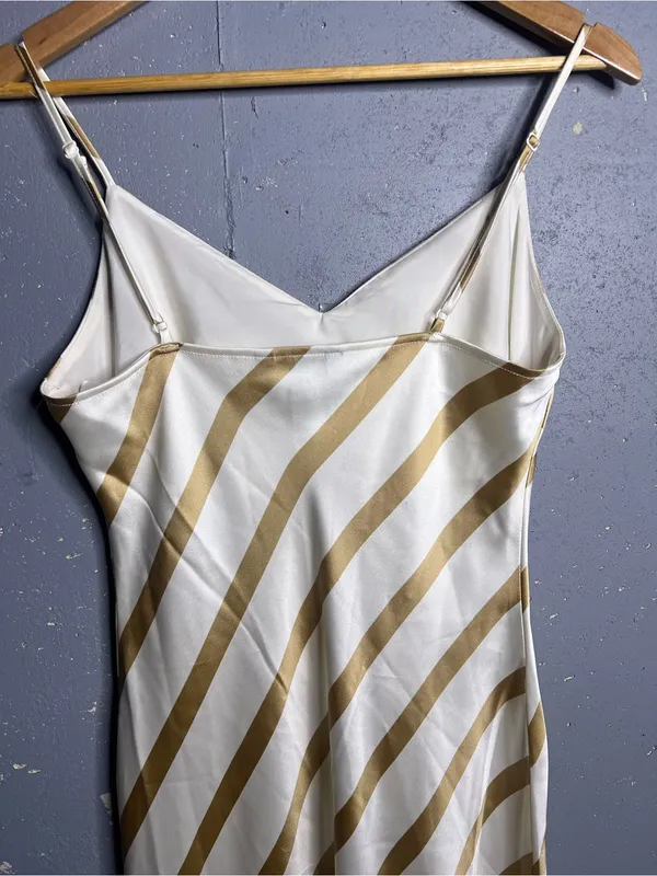 Steve Madden Stripe Pleated Waist Long Sleeve Shirtdress. Size Medium - Image 7