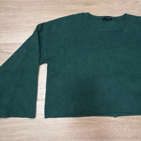 Papermoon Boutique Women's Green Cropped Sweater Small - Image 9