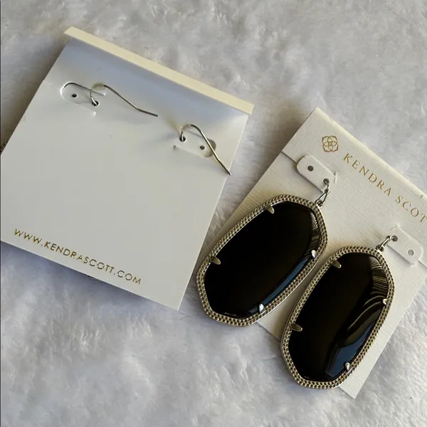 Kendra Scott Dani Drop Earrings Silver Tone Black Opaque Glass Dangle Casual - Image 5