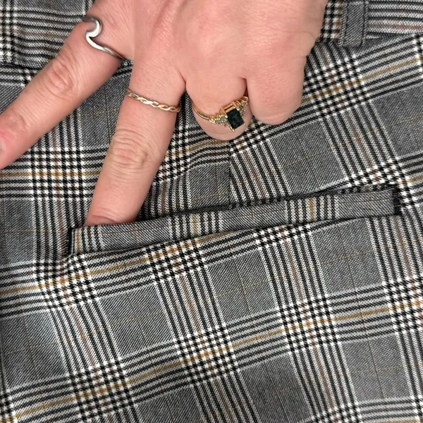 Banana Republic Sloan Plaid Black Tan Slim Leg Trousers Pants size 12 Pockets - Image 12