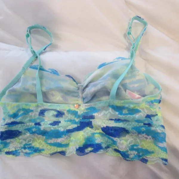 Victoria's Secret PINK Lacy Bralette - NWOT - Size Medium - Image 3