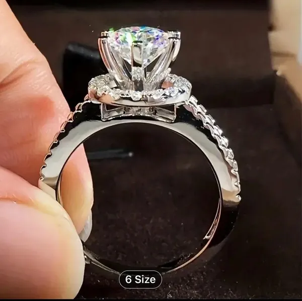Stainless Steel Gorgeous Silver Simulated Diamond Inlaid Ring Size 7 - Image 6