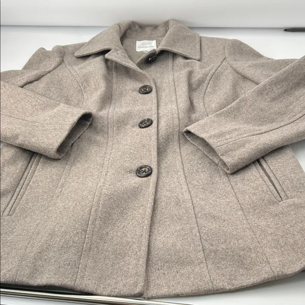 Croft & Barrow Women's Beige Trench Coat - Image 8