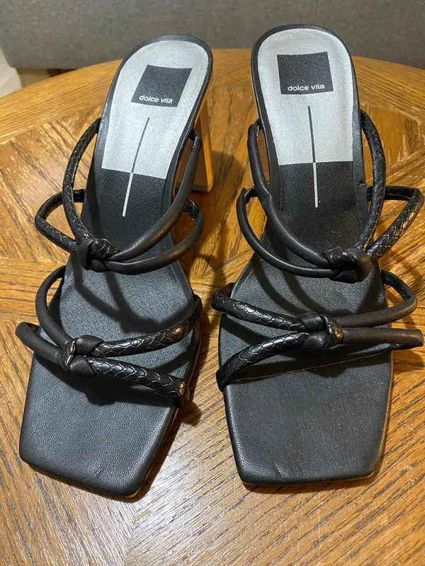 Dolce Vita Black Strap Block Heel - Image 8