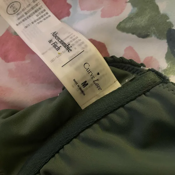 NWT Abercrombie & Fitch Curve Love Strap Underwire Green Bikini Top. Size Medium - Image 7