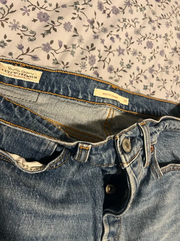 Levi’s Denim Medium Wash Jeans Wedgie Straight - Image 2