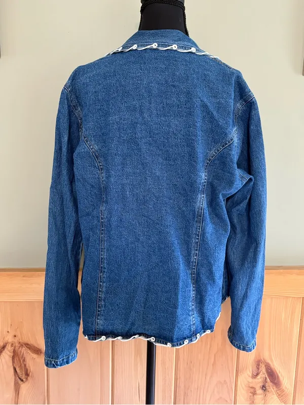 New Identity Vintage 100% cotton Blue Denim Jacket with Eyelet Trim size Large - Image 4