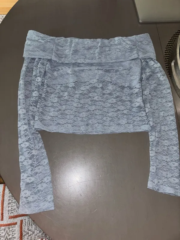 Edikted Off-The-Shoulder Top - Image 2