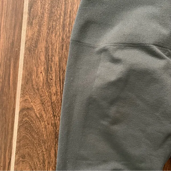 Gray Aurola leggings - Image 3