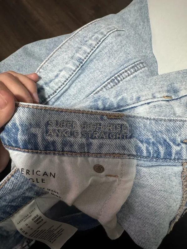 American Eagle Jeans - Image 4