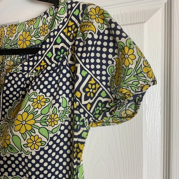 Floral Print Women's Top 100% cotton size medium - Image 6