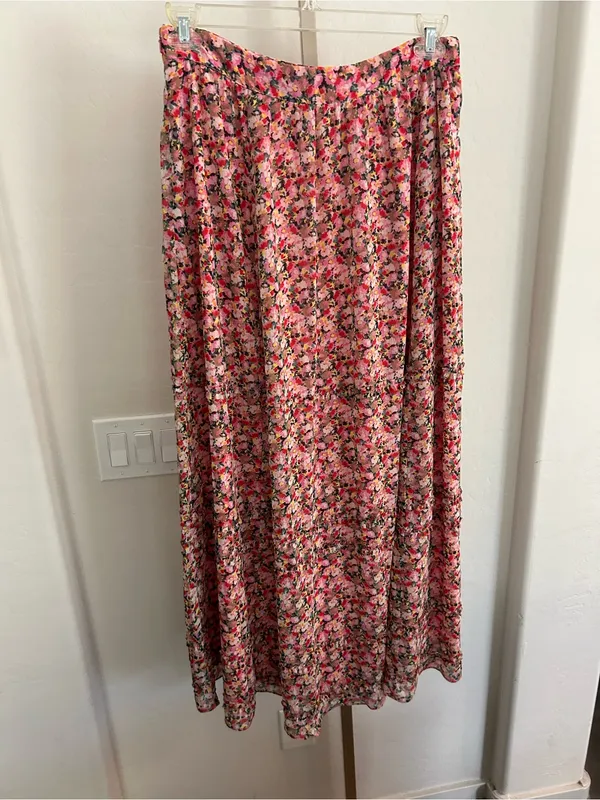 Boden Ruffle Crinkle Maxi Skirt in a beautiful pink floral print size 12 $159 - Image 6