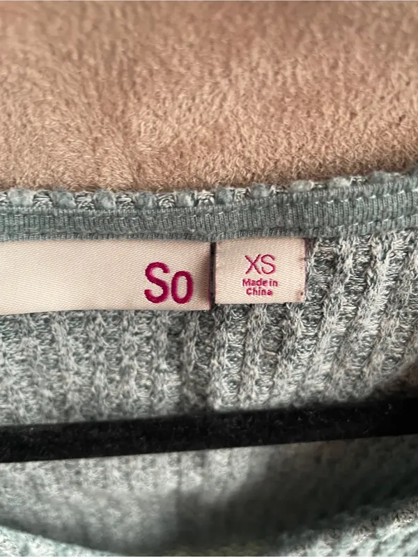 SO Light Blue Ribbed V-Neck Cropped Sweater - Image 3