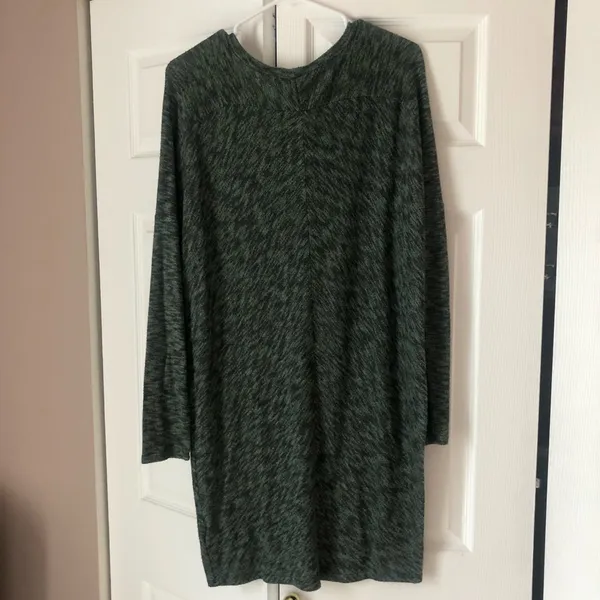Green scoop neck sweater dress - Image 4