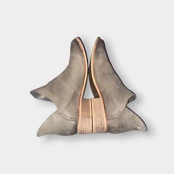 Crevo Taupe Leather Booties Shoe Size 7 - Image 5