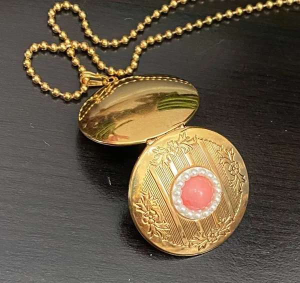 Vintage Unsigned Gold-tone Ball Chain Locket Pendant Necklace - Image 8