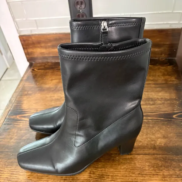 Aerosoles Cinnamon Black Mid Calf‎ Boots Size 9.5 - Image 2