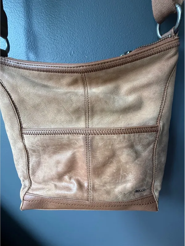 The Sak Tan Leather Crossbody Bag with Floral Embossed Pocket - Image 5
