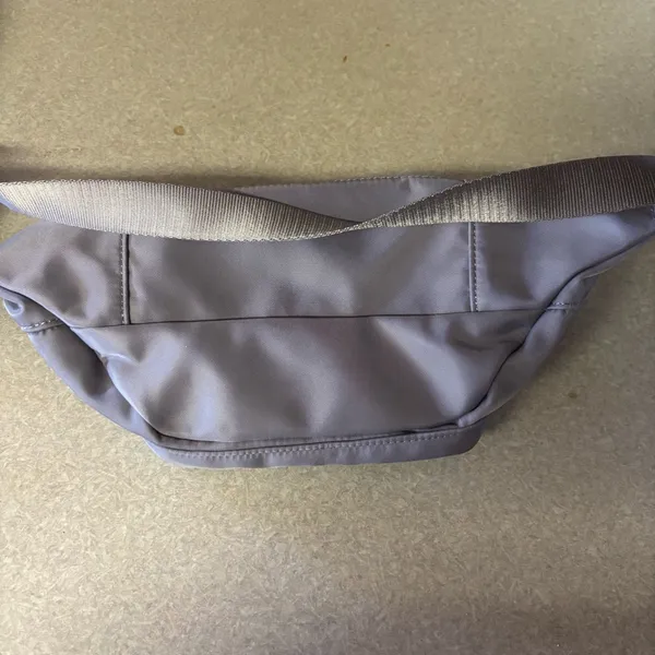 ❤️SOLD❤️Alo Lavender Explorer Outdoor Yoga Hiking Travel Crossbody Fanny Pack - Image 2