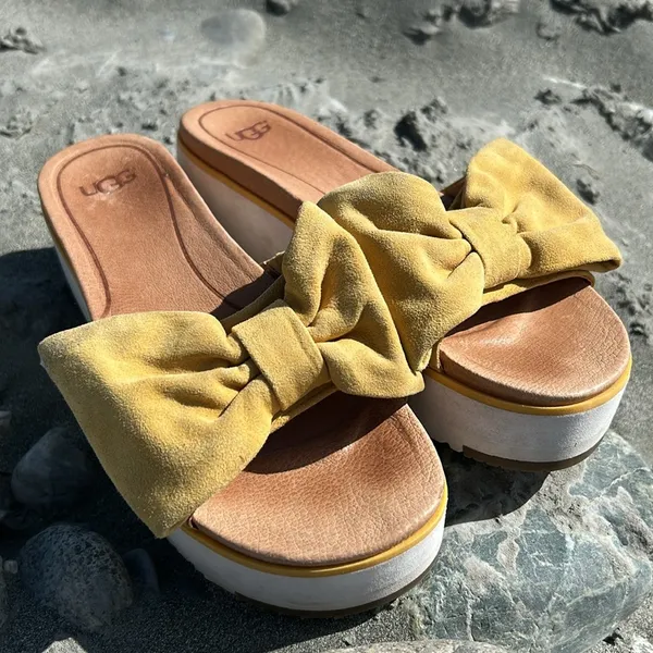 UGG Yellow Bow Platform Sandals Size 6.5 - Image 15