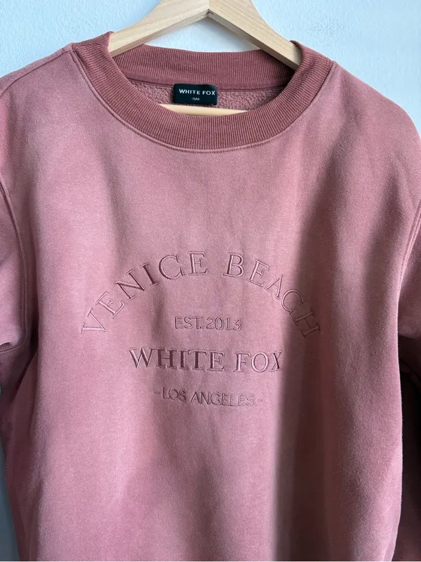 White Fox Venice Beach Embroidered Oversized Crewneck Sweatshirt Mauve S/M - Image 4