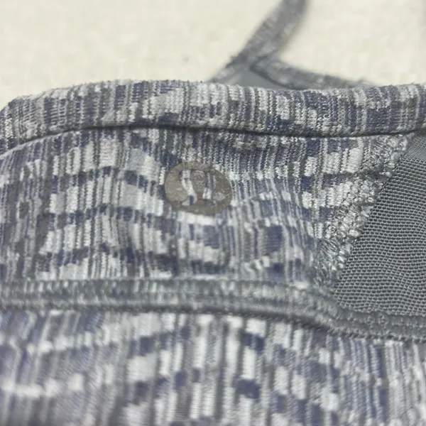 Lululemon sport bra gray/white size 2 - Image 4