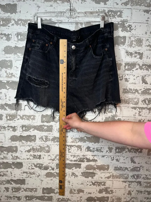 American Eagle | women black distressed relaxed short - Image 5