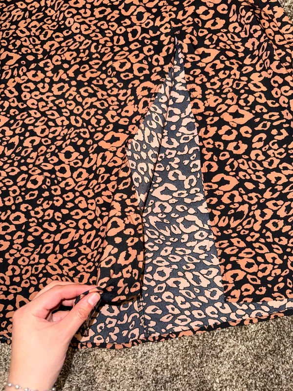 Leopard Print Women's Skirt Size Medium Orange - Image 2