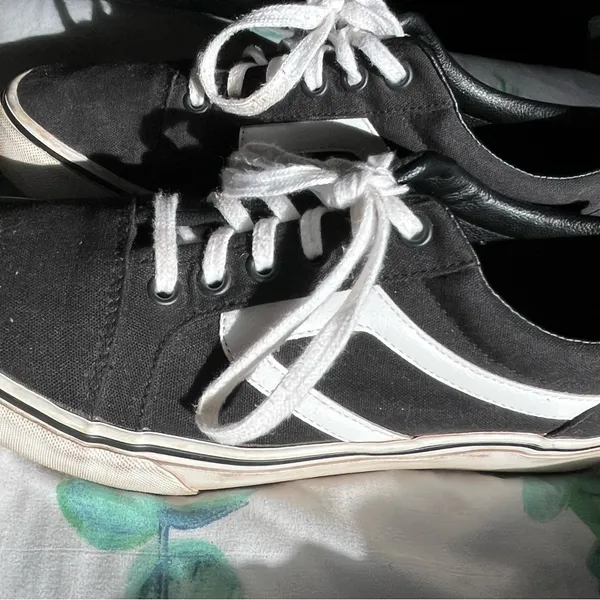 Time and Tru Black and White Athletic Shoes 7.5 Memory Foam - Image 3