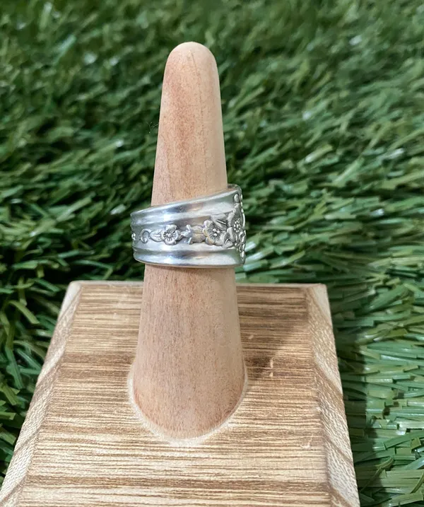 Ring Size 7 Silver - Image 3