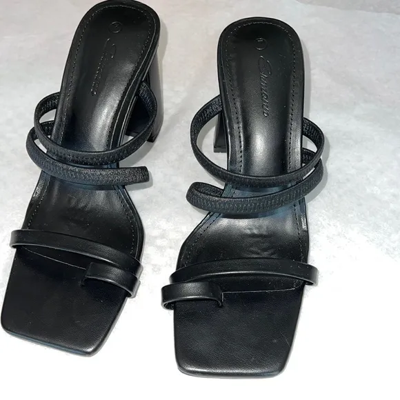 Black square toe heels size 7 - Image 2