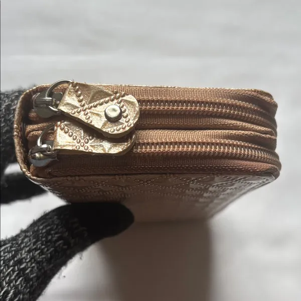 Elegant Quilted Women's Wallet GUC - Image 5