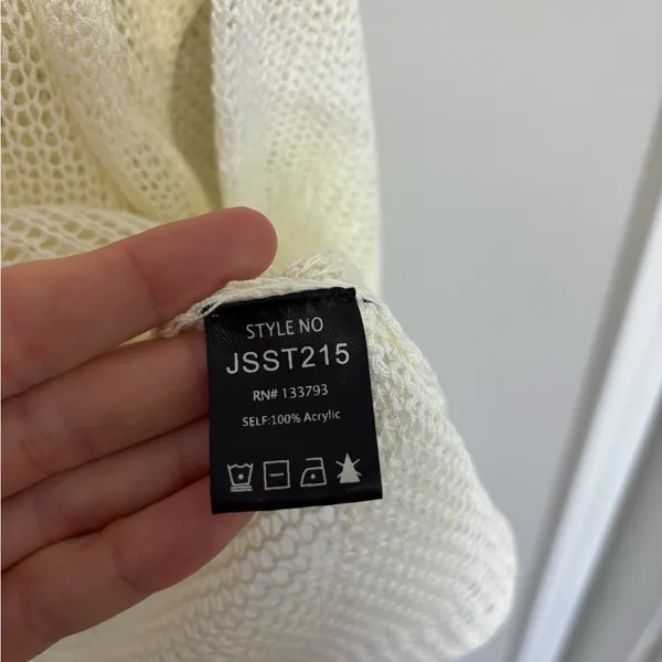 POL V-Neck Open Knit Lightweight Knit Beachy Sweater in Off-White/Ivory - Size S - Image 5