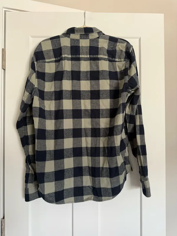 Abercrombie Navy and olive flannel - Image 2