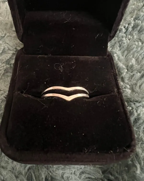 Women’s Stainless Steel Silver Band Size 7 - Image 2