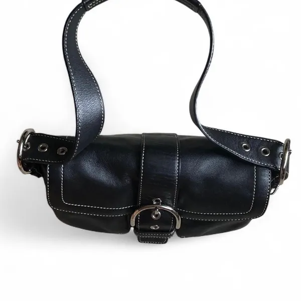 Black Leather Shoulder Bag with Buckle Detail - Image 7