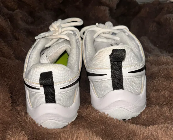 Nike Zoom HyperAce 2 Women’s Volleyball Shoes - Image 3