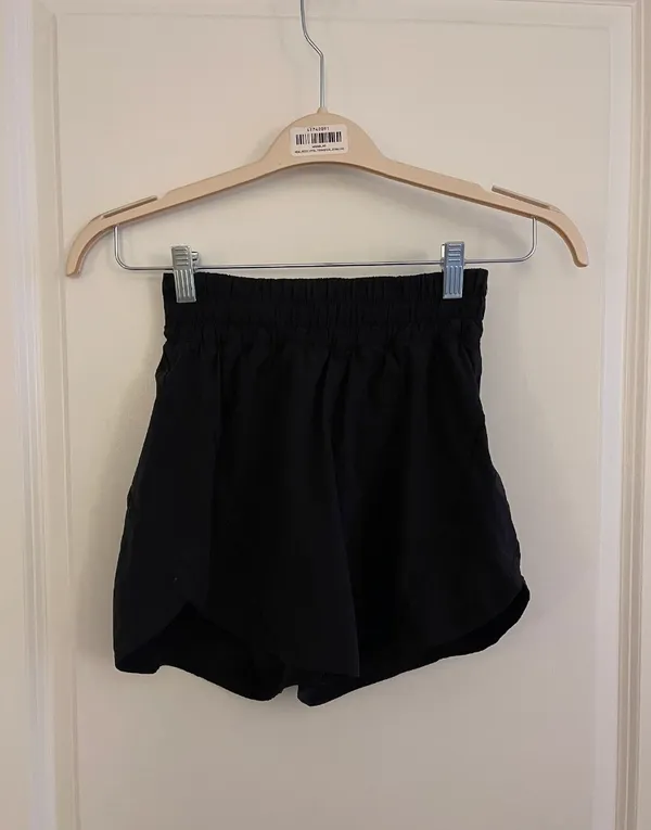Lululemon Track That High-Rise Lined Short 5" - Image 3