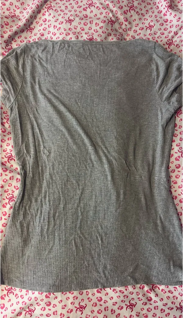 Hollister Top Must Have Collection - Image 2