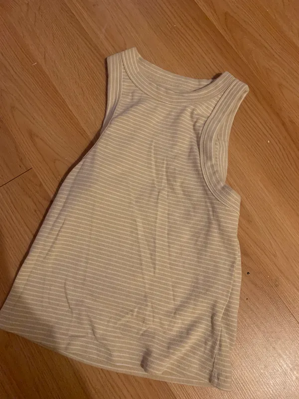 Old Navy Tanktop - Image 2