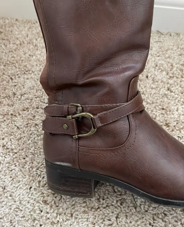 Brown Boots Size 8.5 - Image 2