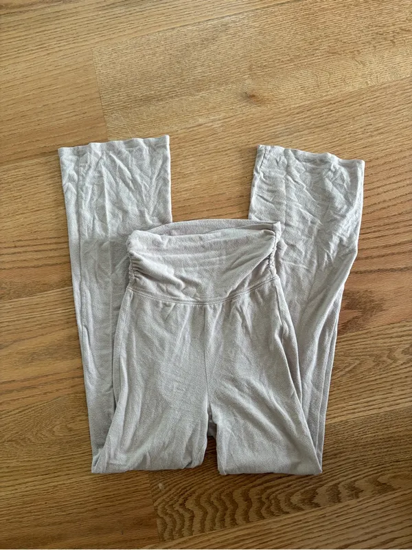 Abercrombie pants - Image 2