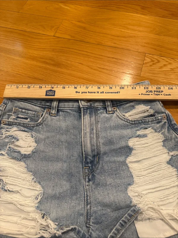 American Eagle women’s mom Jean shorts size 00. - Image 7