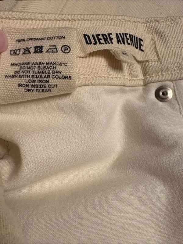 Djerf Avenue Relaxed Jeans 100% Organic cotton button fly cream Size 25 NWOT - Image 7